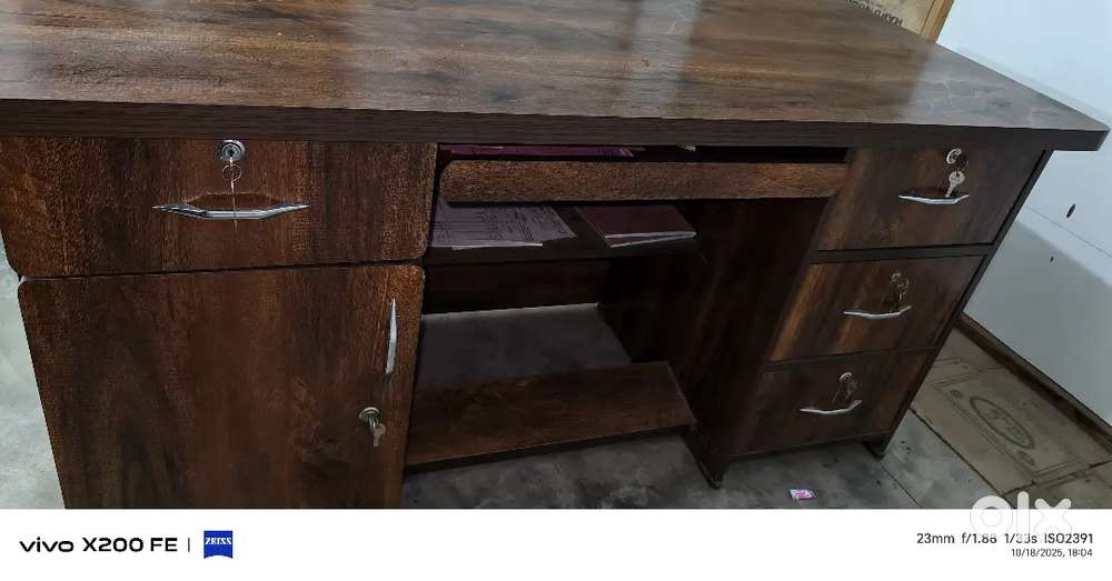 Office table for sale