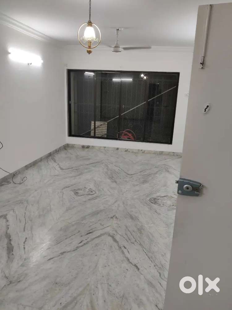 One bhk flat Available in chembur 40 k rent prime location good connec