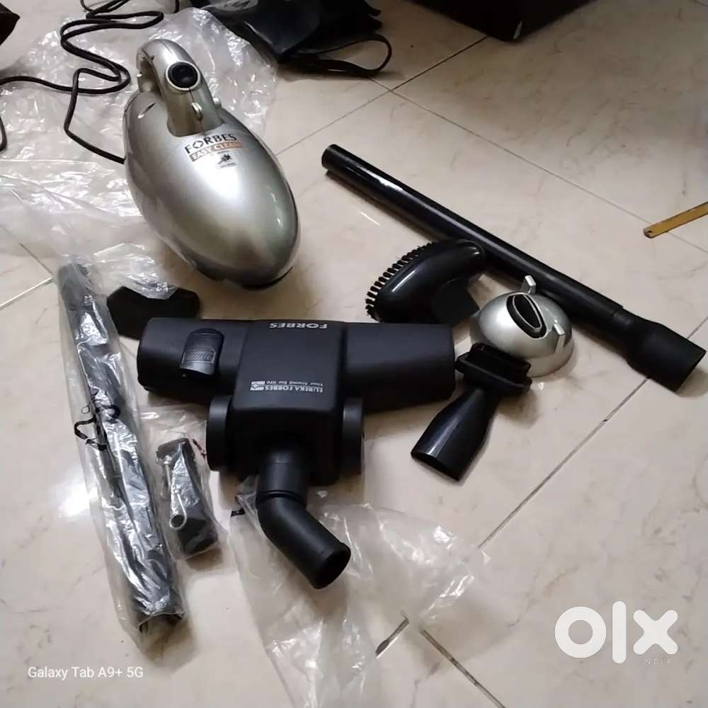 Eureka vaccum cleaner with all extensions unused