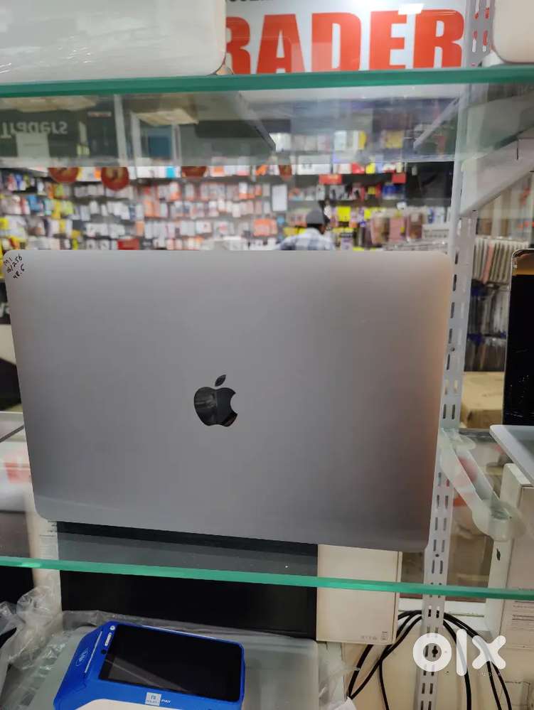 Mac Book air i5, 8gb ram, 128gb SSD*  14 full hd screen, original