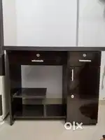 Computer table