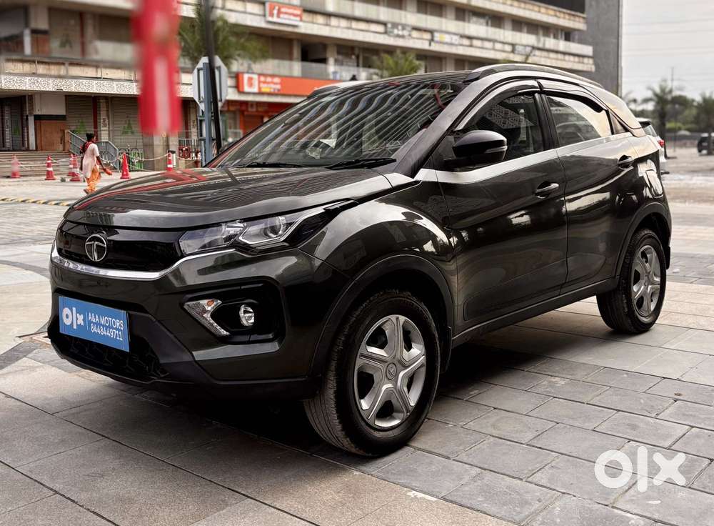 Tata Nexon 1.2 Revotron XMA AMT, 2020, Petrol