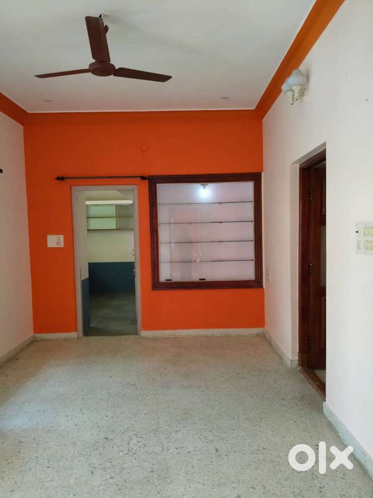 2BHK house near SIE enginerring backgate