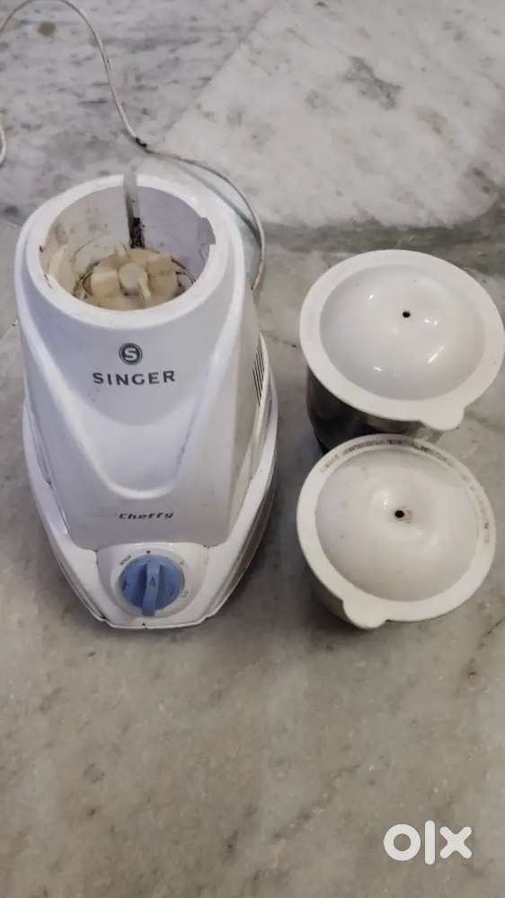 Mixture and grinder machine