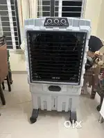 Brand new Dessert cooler 10 days old with Bill and Warranty