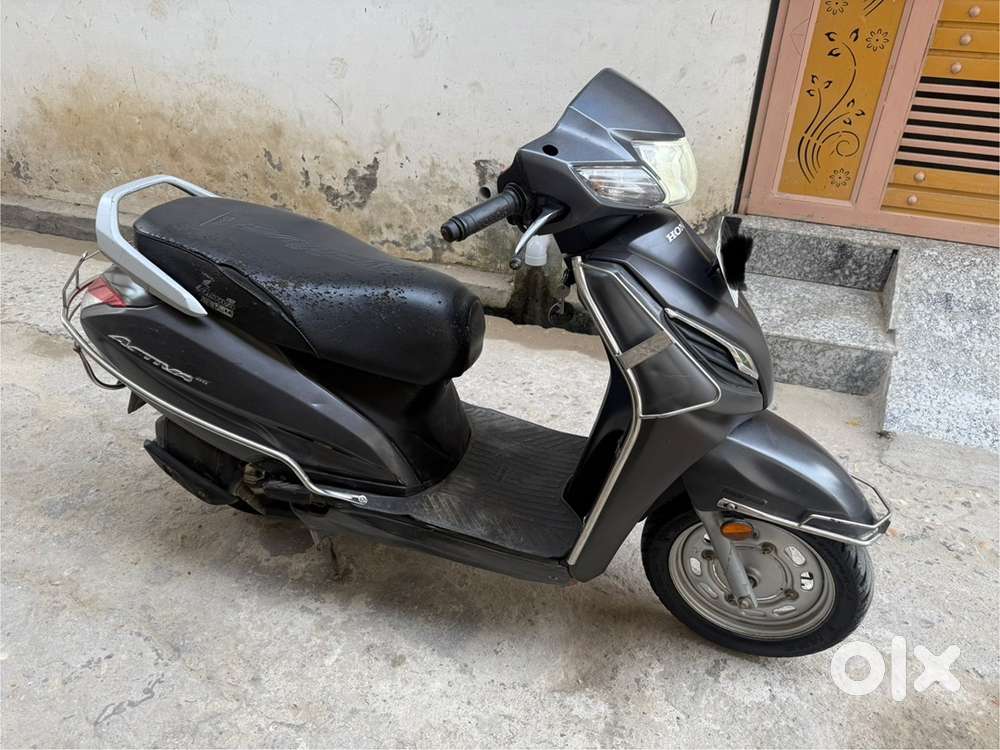 Honda active 6g Grey colour