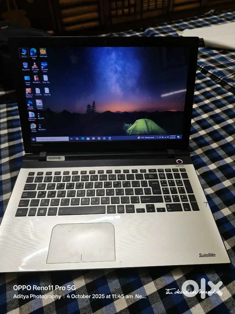 Laptop TOSHIBA Intel Core i3-5005U processor  Intel's 5th Generation