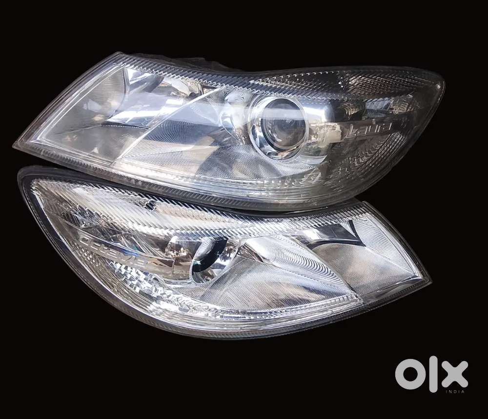 Skoda Laura Headlight