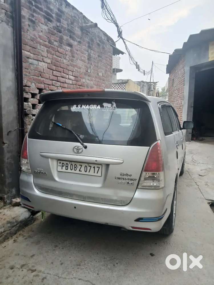 Toyota Innova 2011