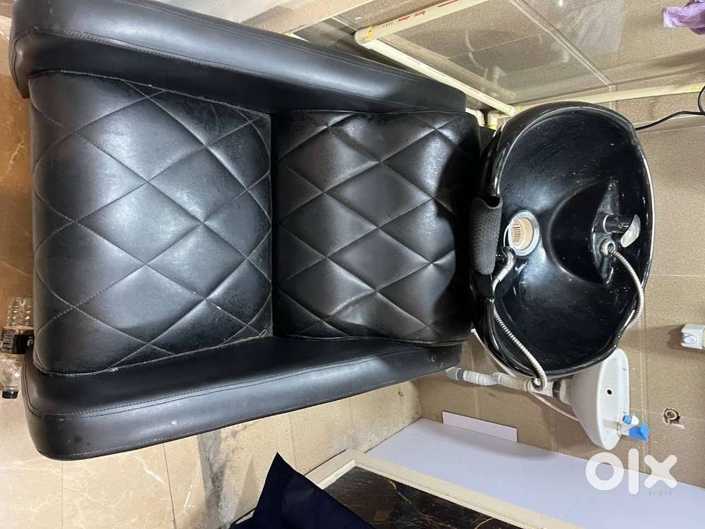 Salon Equipment for Sale – Hair Styling Chairs, Mirrors, Massage Bed,