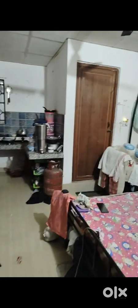 Couple Friendly Single room available