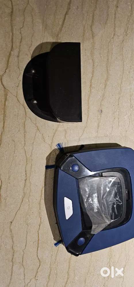 Philips robotic  robot vaccum cleaner for sale new condition