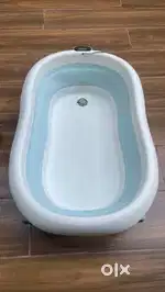 Foldable bath tub for kids