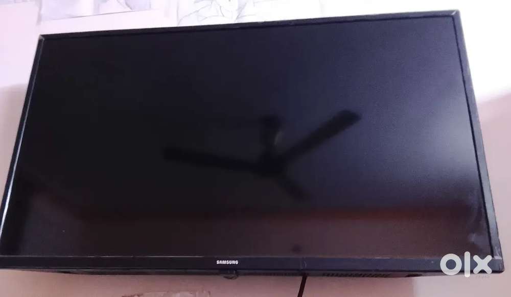 LED SAMSUNG TV HD 32 inch