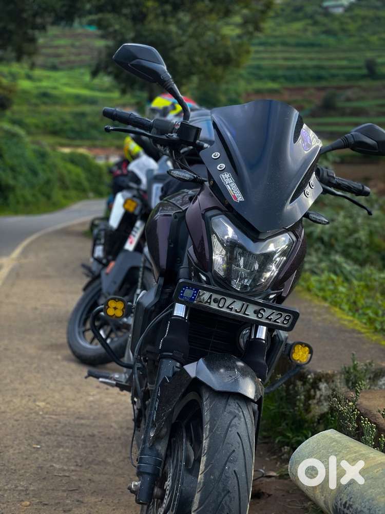 Bajaj dominar D-400
