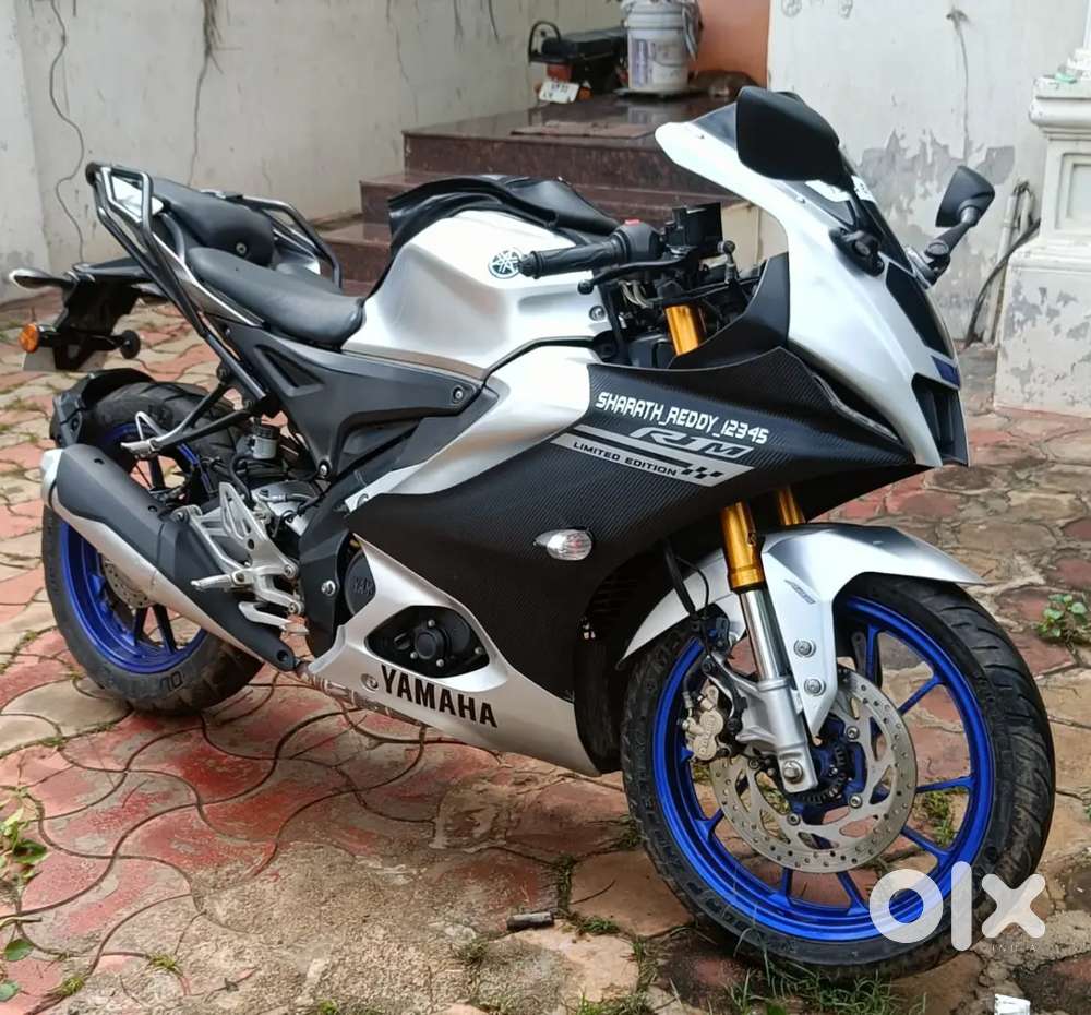 Hii i want to sale my R15 v4 m bike