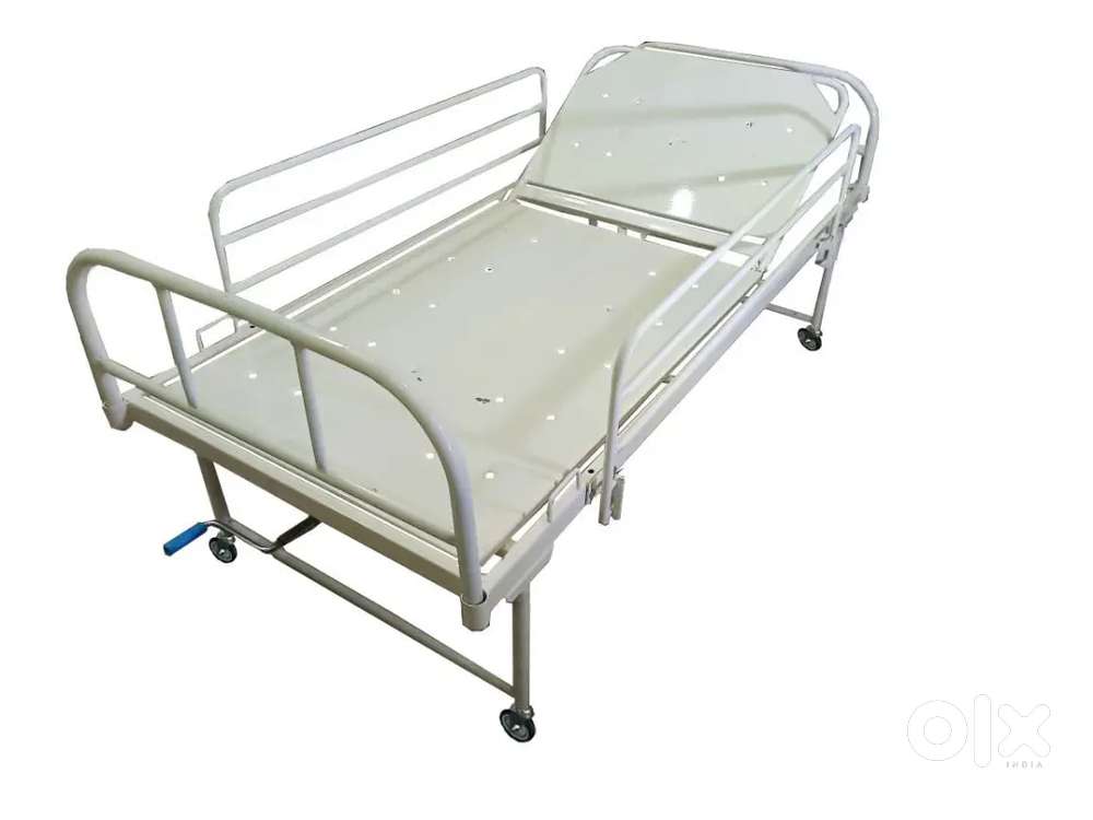 Hospital foldable bed with railing