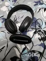 Sennheiser big wired headfone having 3.5mm jack