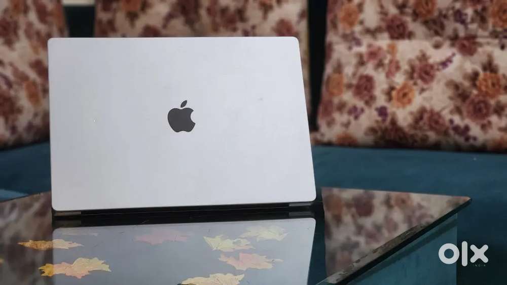 M1 Apple Macbook Pro 32GB Ram 512GB Apple SSD 16Inch Display 2022Mfd