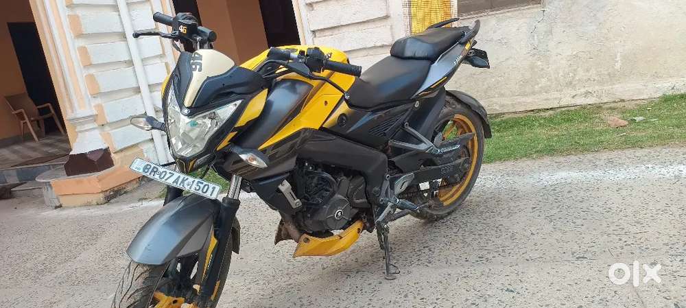 BAJAJ PALSAR NS200
