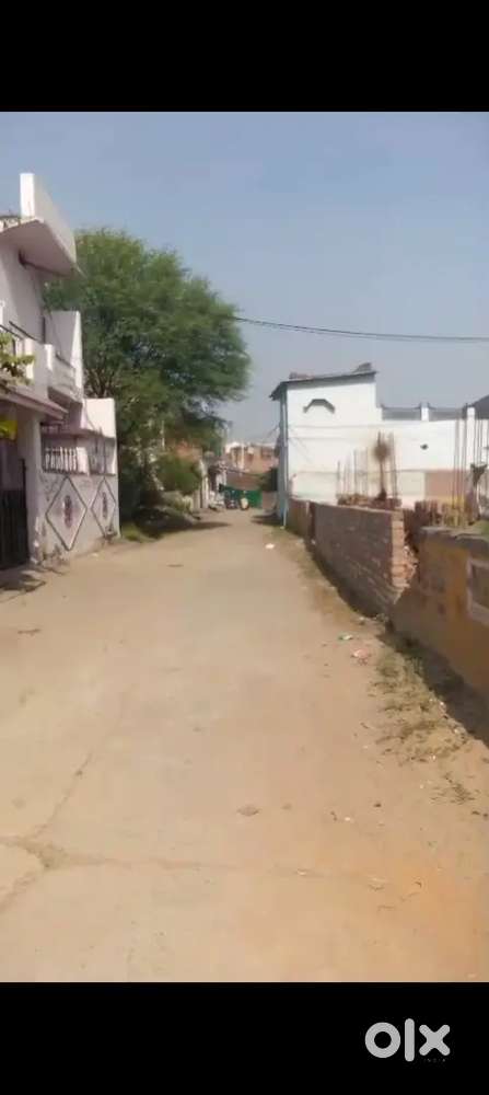 P.T.S chauk se new bus stand wali Road se,100 ft andar