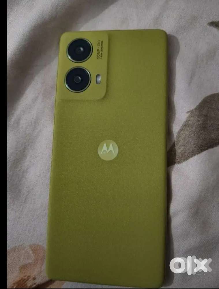 Motorola G 85 8 gb 128gb olive green 5 month old