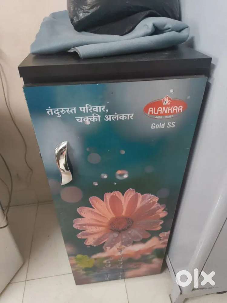 Wheat grinder machine