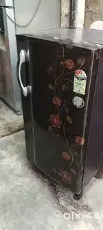Single and double door fridge available here in low price