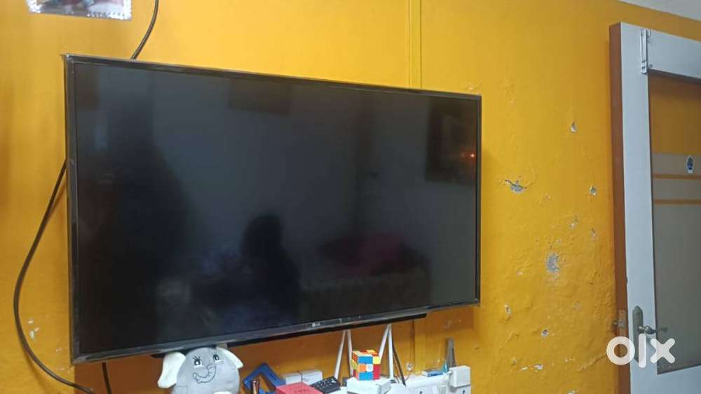 Selling LG 43-inch Smart TV – ₹6,000 (Negotiable)