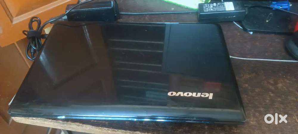 Lenovo i3 laptop IdeaPad Z570  available for sales