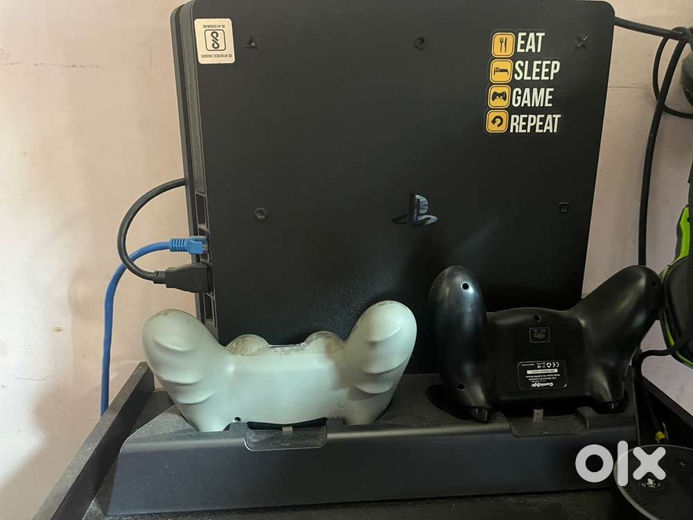 Ps4 slim 500 gb mint condition