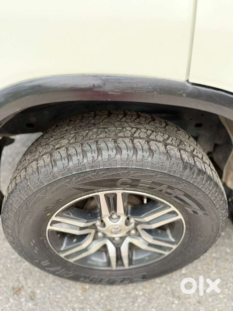 Toyota Fortuner 2018 185000 Km Driven