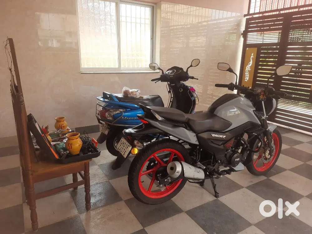 New TVS Raider, 1free servicing left.