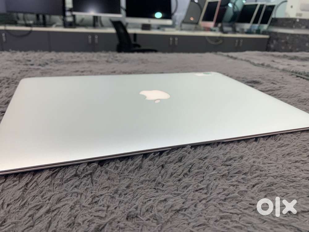 Macbook air 13inch/A1466/Core i5/8GB RAM/128GB SSD/Working Good