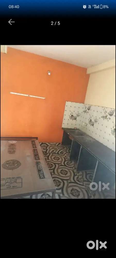 SINGLE ROOM FOR 1 PERSON(BOY) WITH COMMON LET-BATH  24HRS WATER SUPPLY