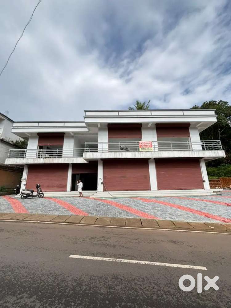 Road-facing rooms at Pampakuda