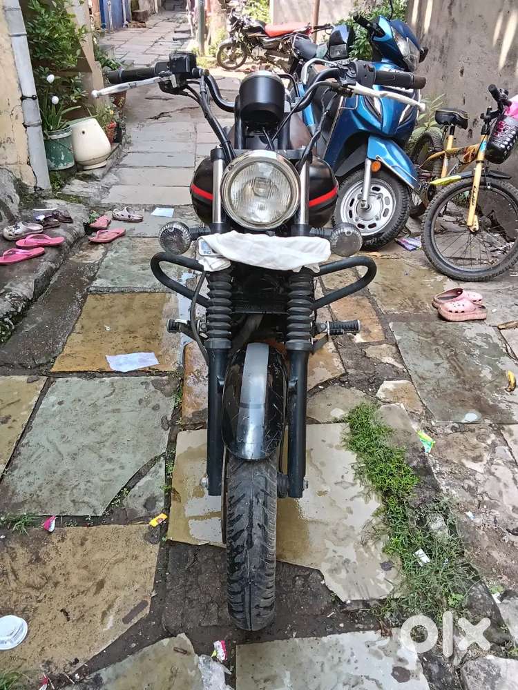 Bajaj Avenger 220 Street in excellent condition Genuine