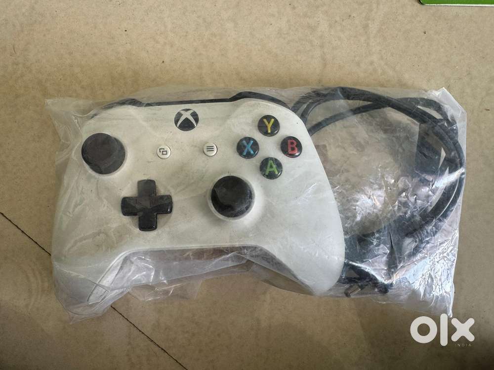 XBOX ONE S 2020 MODEL (1TB INTERNAL) WITH ONE NEW CONSOLE