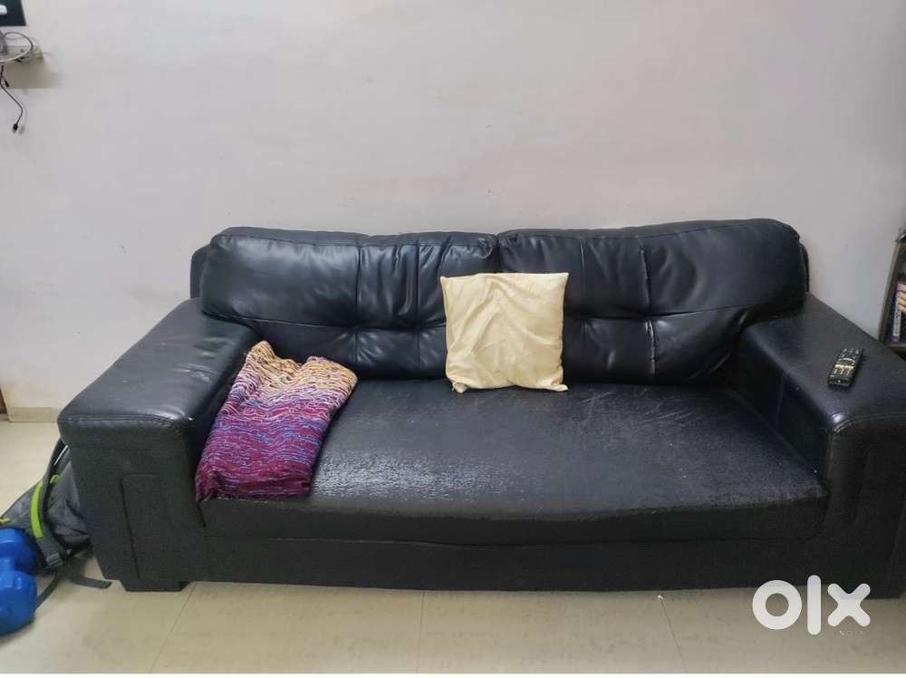 LIFESTYLE HOMECENTRE THREE SEATER LEATHER SOFA-jet black