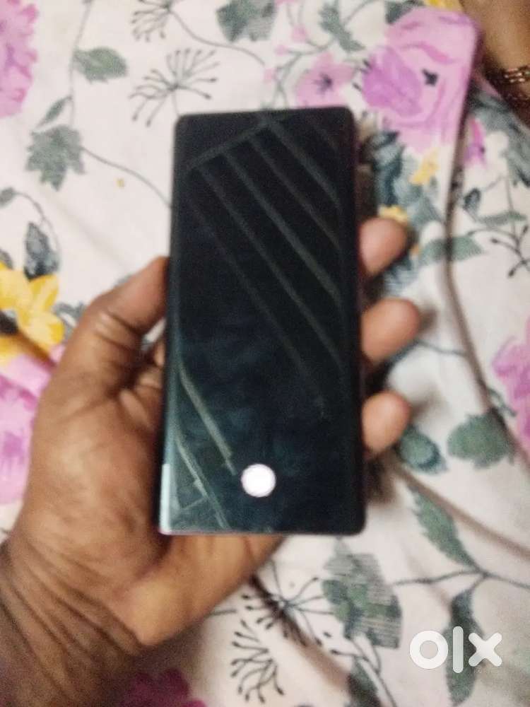 Vivo v 29   8+8  128