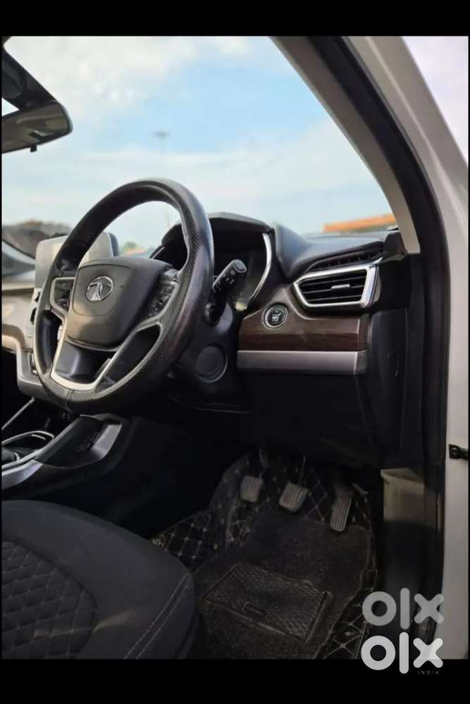 Tata Harrier 2021 sunroof