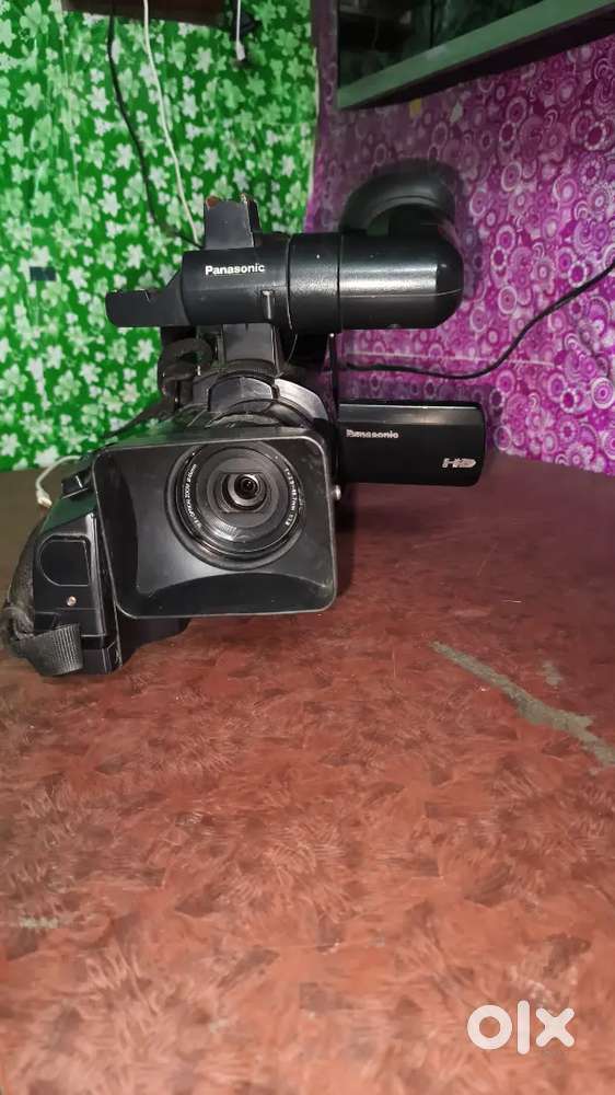 Panasonic mdh1 video and photo Full HD next level zooming video