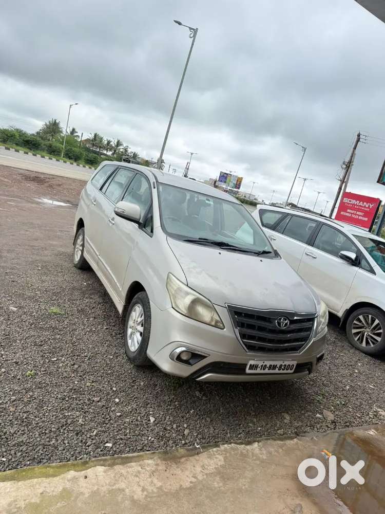 Toyota Innova 2013 Diesel 270000 Km Driven