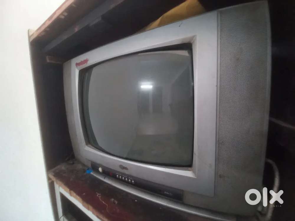TV trolly with TV ₹2000-/- only