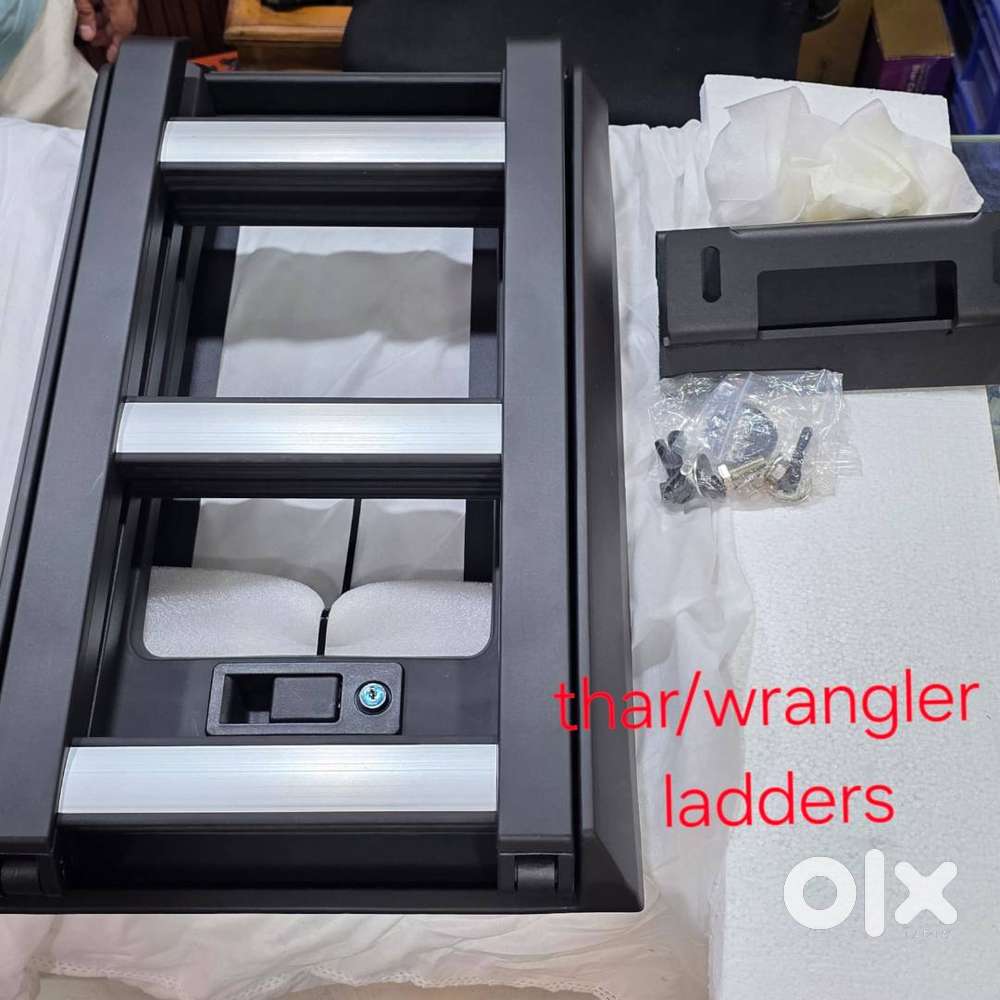 THAR ROXX LADDER WITH BOX