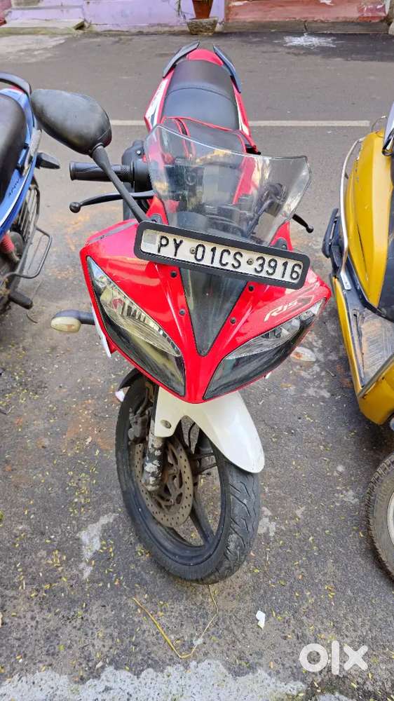 Yamaha R15S Red
