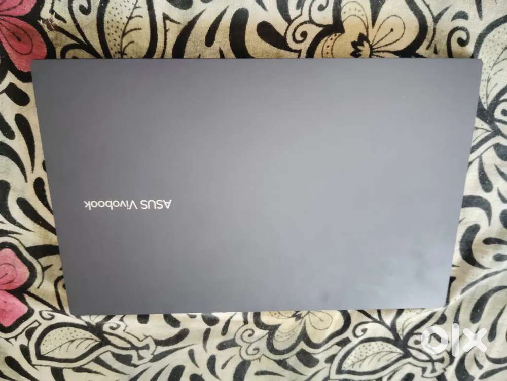 Asus leptop vivo book... Mouse free.. Barand new conditions.. Bill