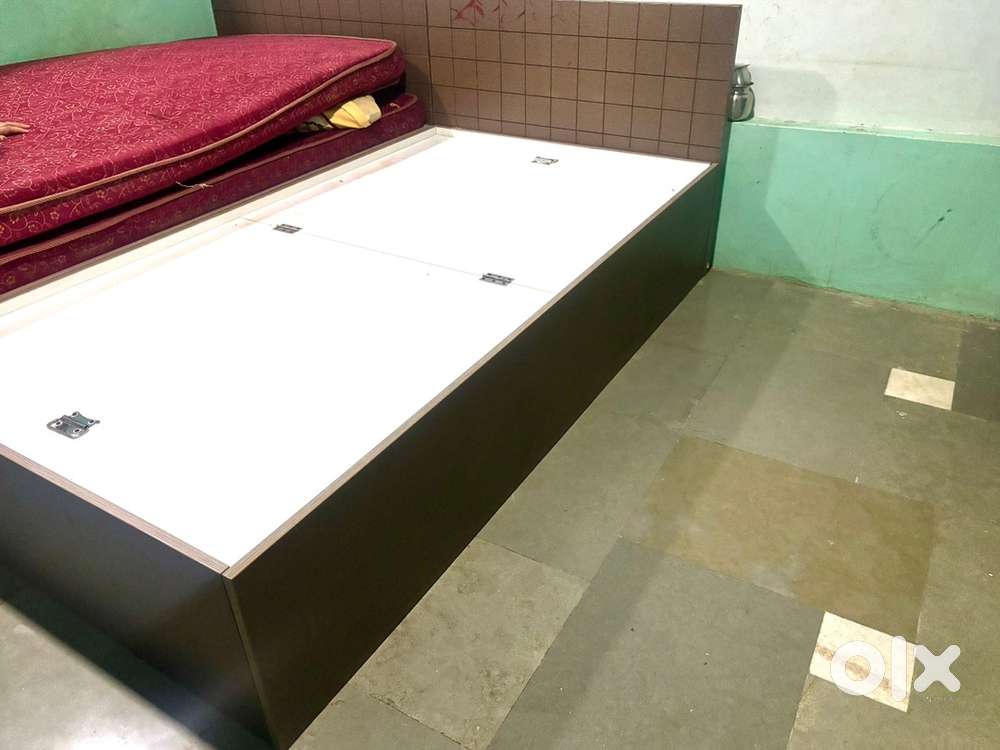 Bed 6’6” x 3’6”