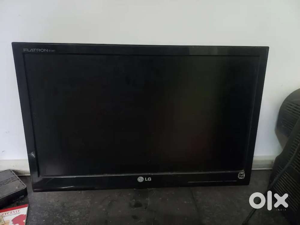 Small TV 16 inches and monitor also