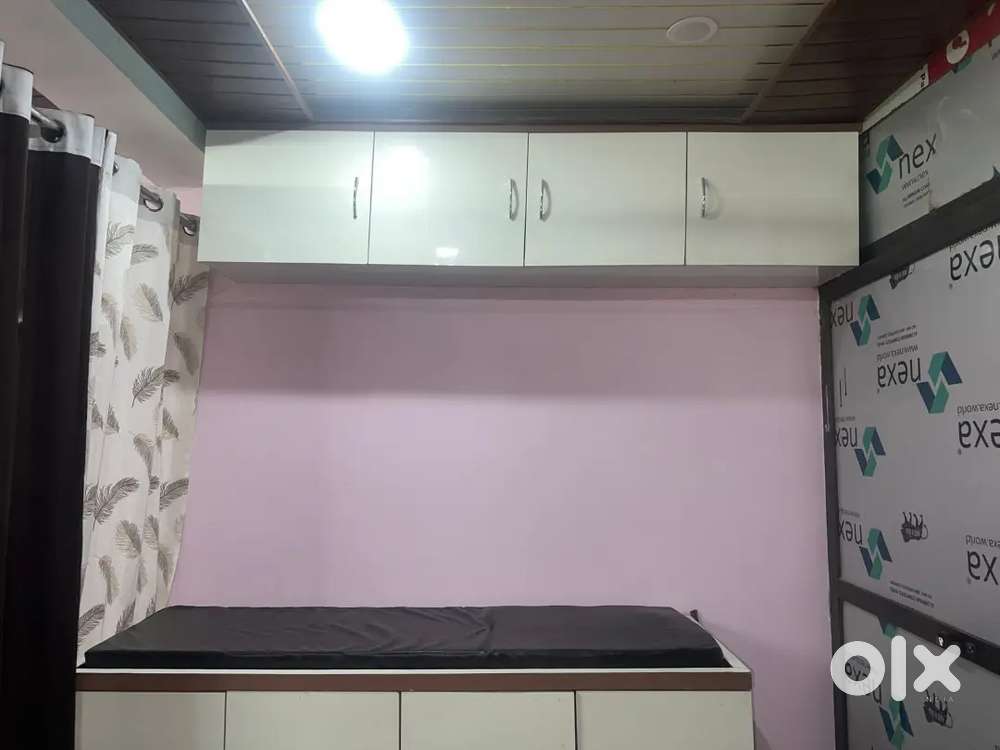 Customer bne hue hai jisko lena h whi msg kre 80 hajar advance hai